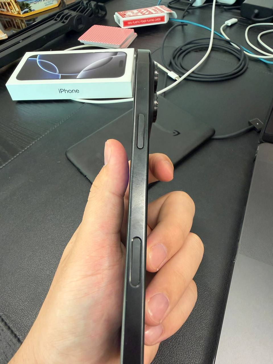 Продажа IPhone 16 pro max Black Titanium 256 GB - Электроника в Мурманск