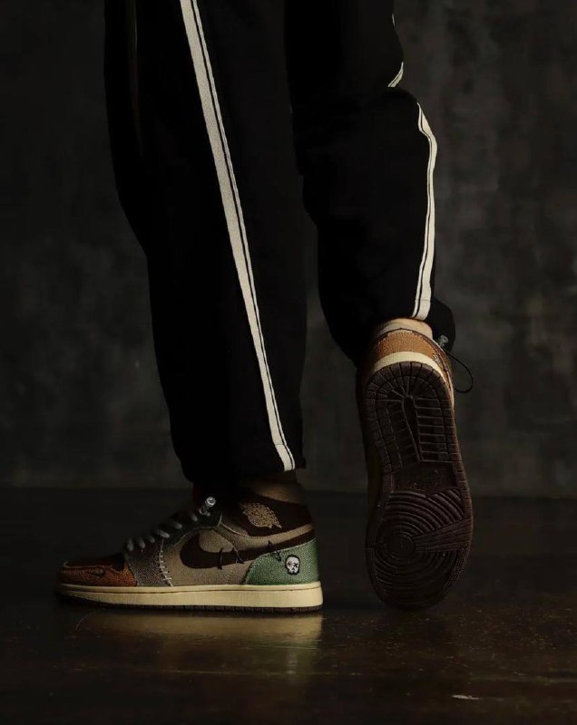 Кроссовки Nike Air Jordan 1 Low Voodoo - Одежда в Мурманск - фото 3