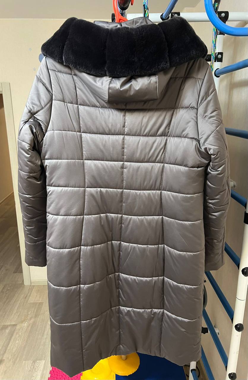 Женский зимний пуховик 54 размер - Одежда в Красноярск