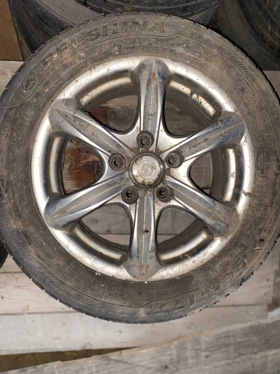 Шины 185/65R15 с дисками от Mazda 626 - Авто в Калининград