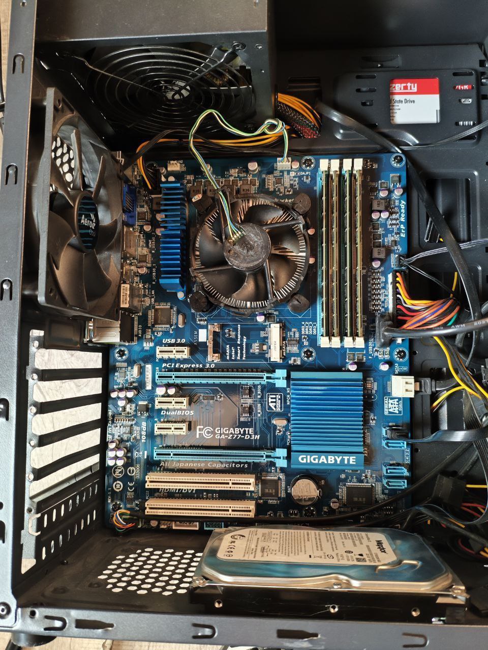 Продам материнскую плату GIGABYTE GA-Z77-D3H и процессор Intel i5-3570 - Электроника в Братск