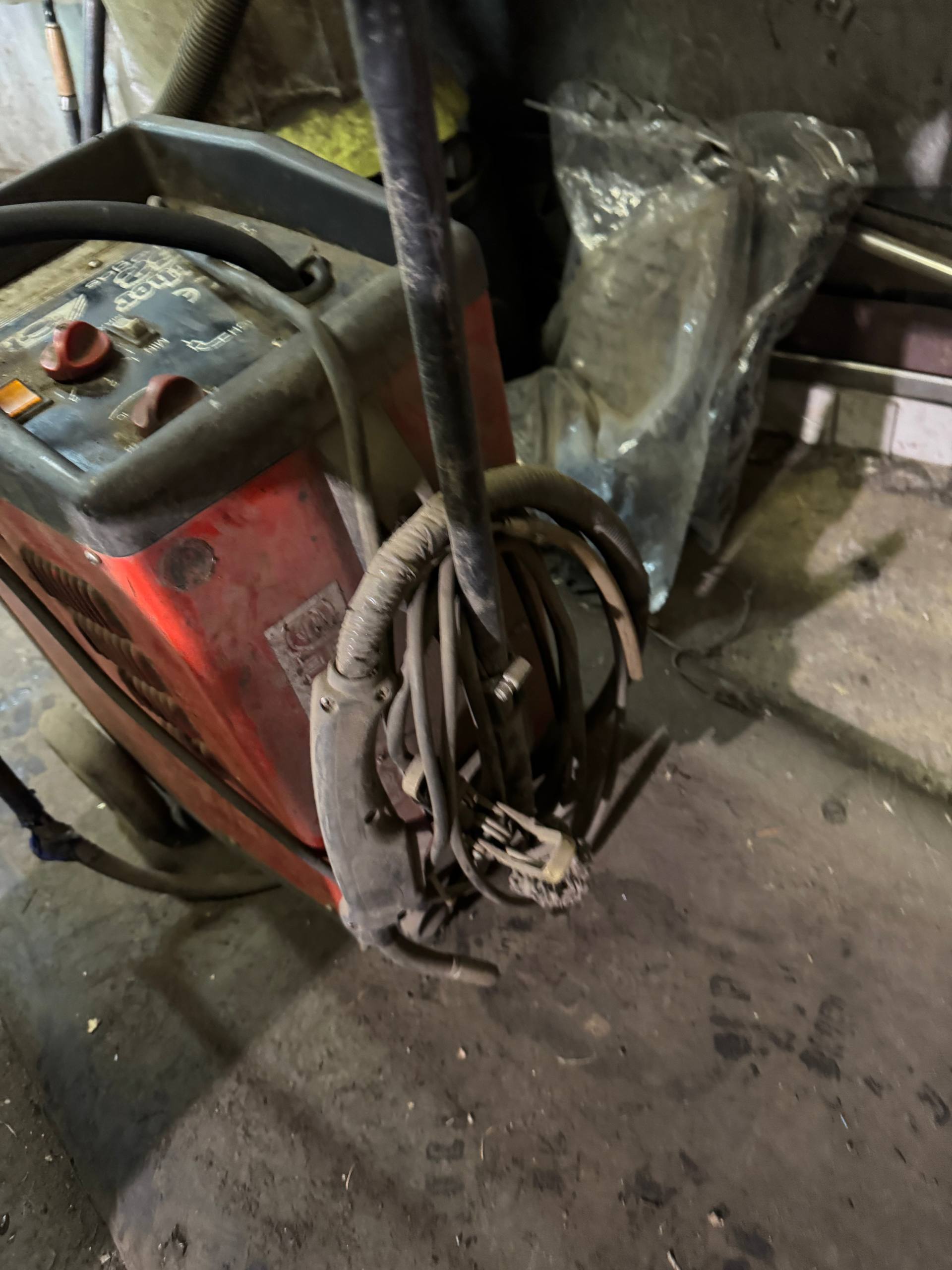 Полуавтомат рабочий - Оборудование в Братск