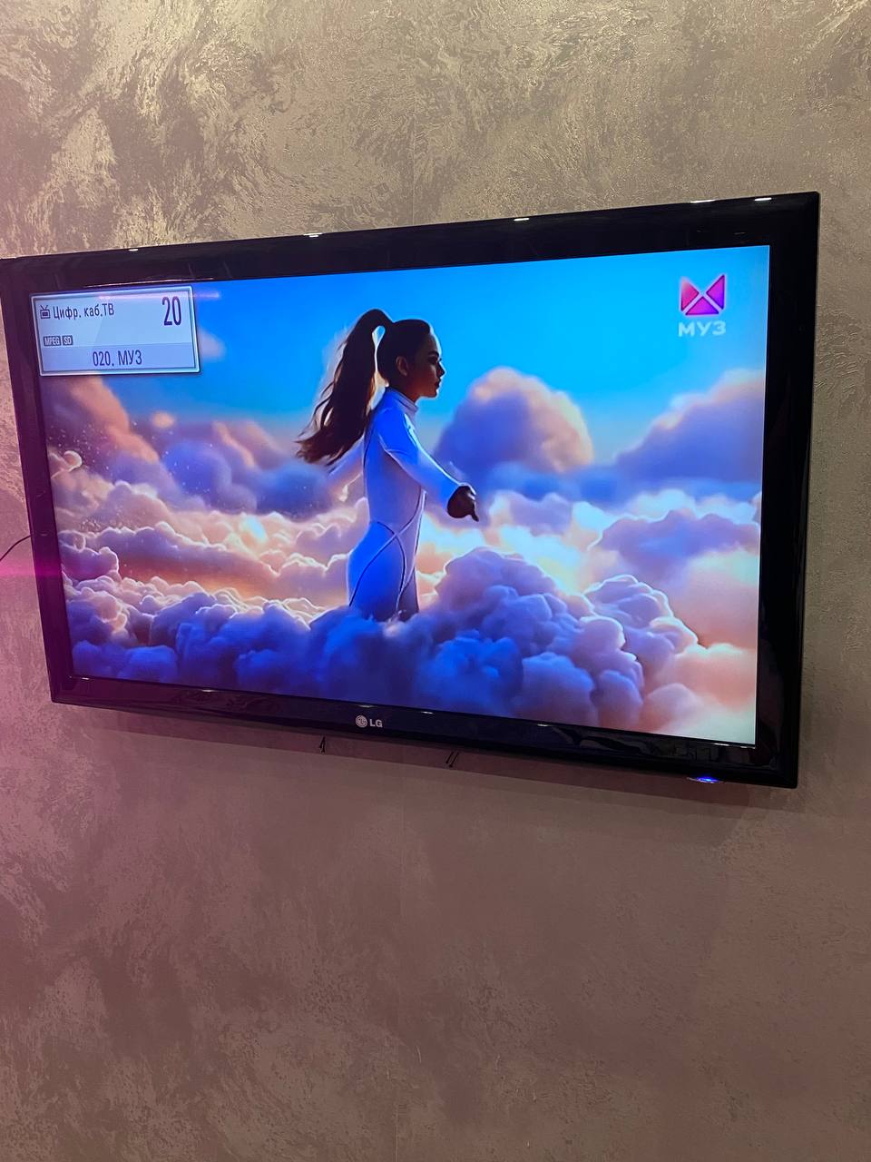 Продаю б/у телевизор - Электроника в Сургут