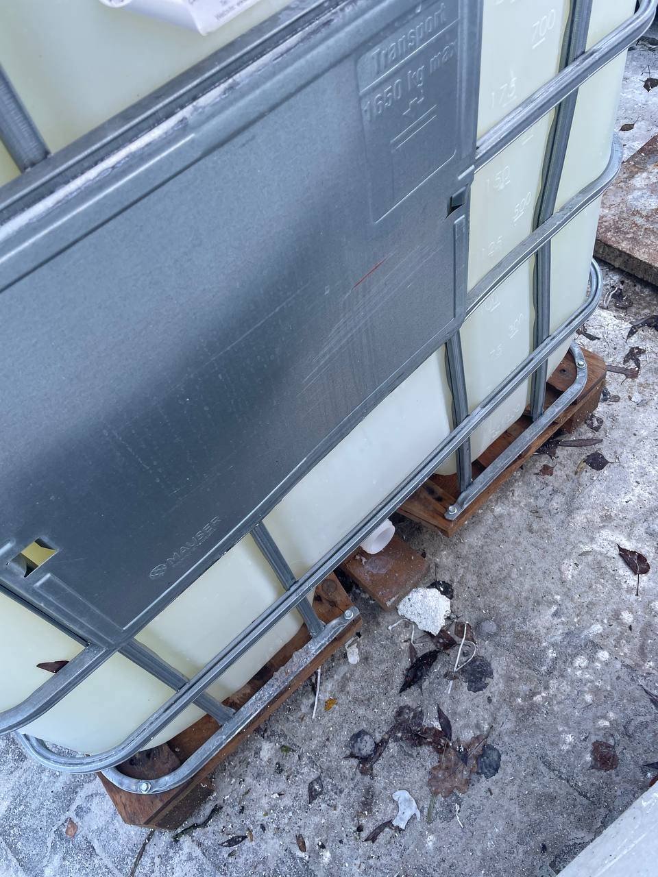 Бек для жидкости 30 - Строительство и ремонт в Калининград