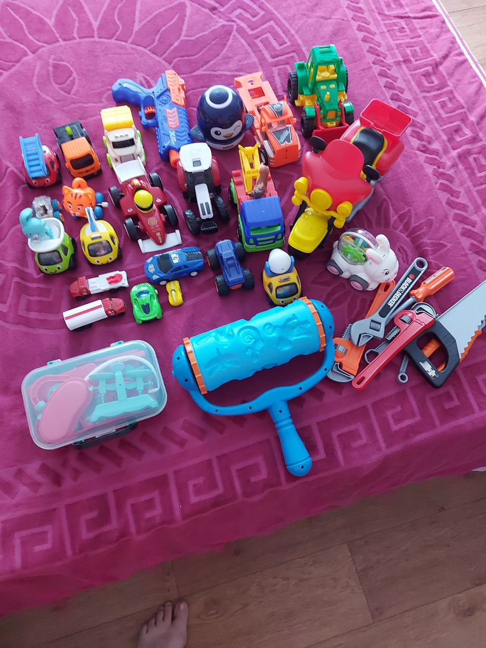 Продам игрушки в одни руки - Товары для детей в Стрежевой