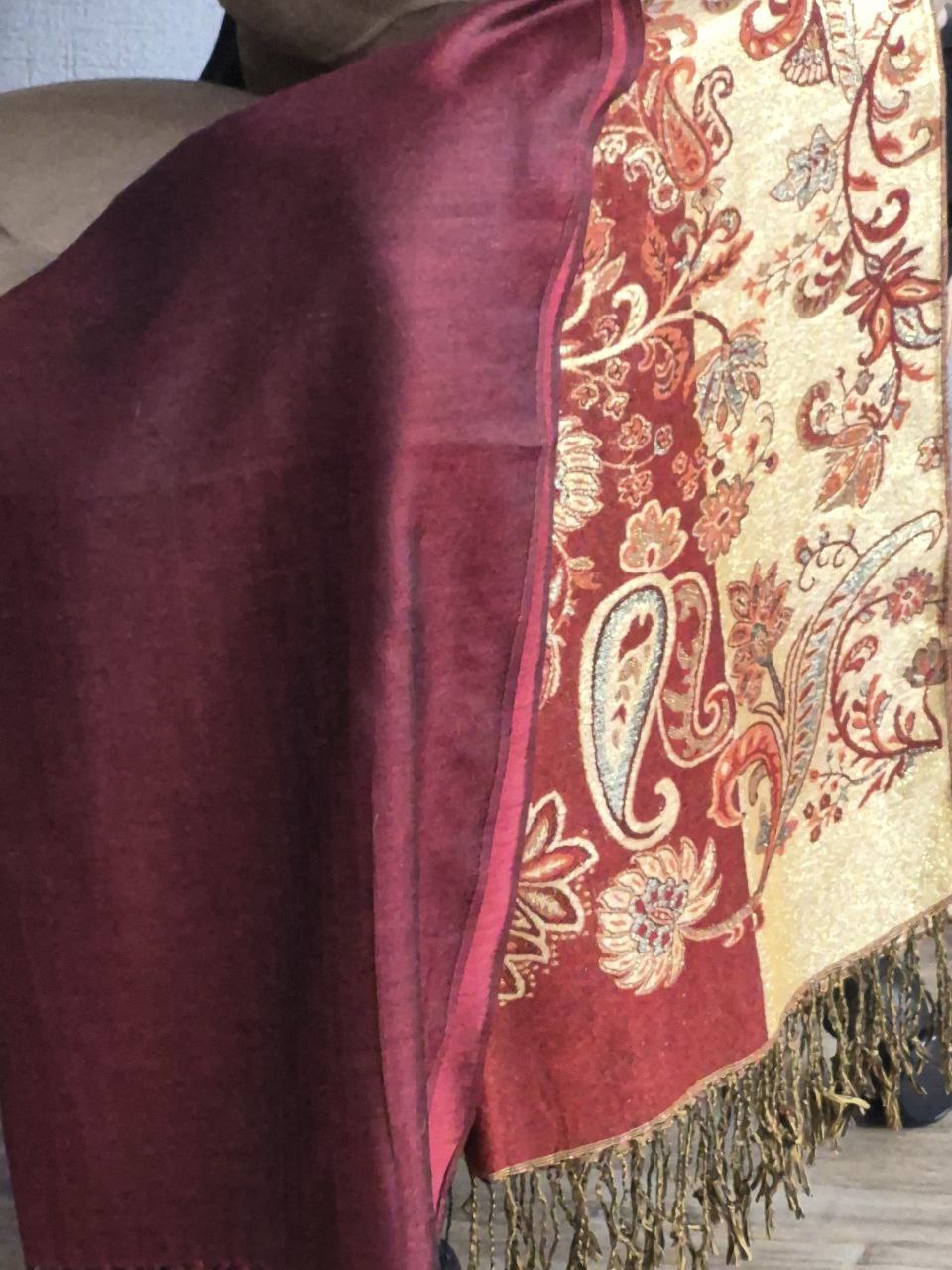 Продам 2 новых палантина - частное объявление в Воронеж