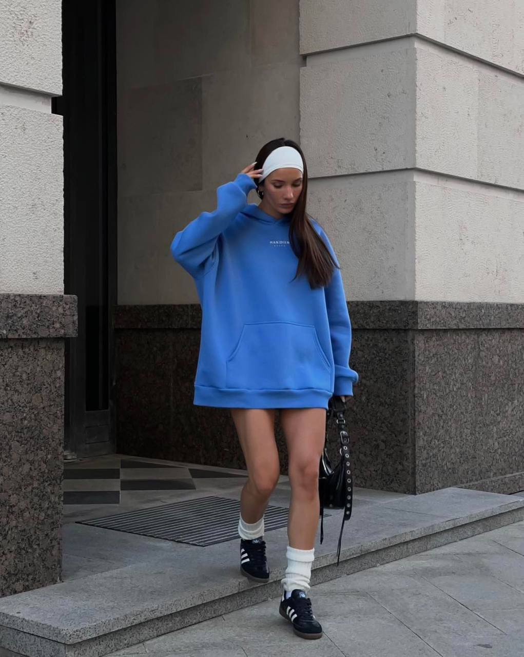 Продам худи оверсайз 48 размер - Одежда в Бийск