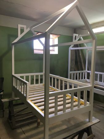 Кроватка детская из массива дерева - Товары для детей в Хабаровск - фото 5