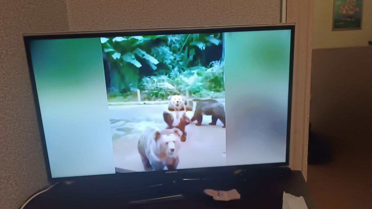 Продам ТВ 40 дюймов со смарт приставкой - Электроника в Екатеринбург