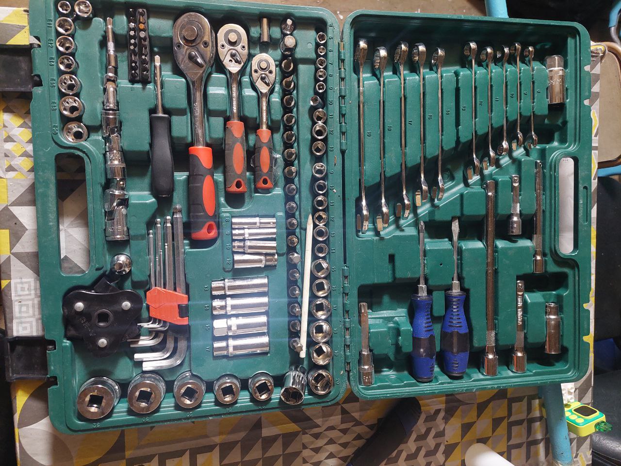 Продам чемодан с инструментами и автомобильный пылесос - Авто в Хабаровск - фото 2