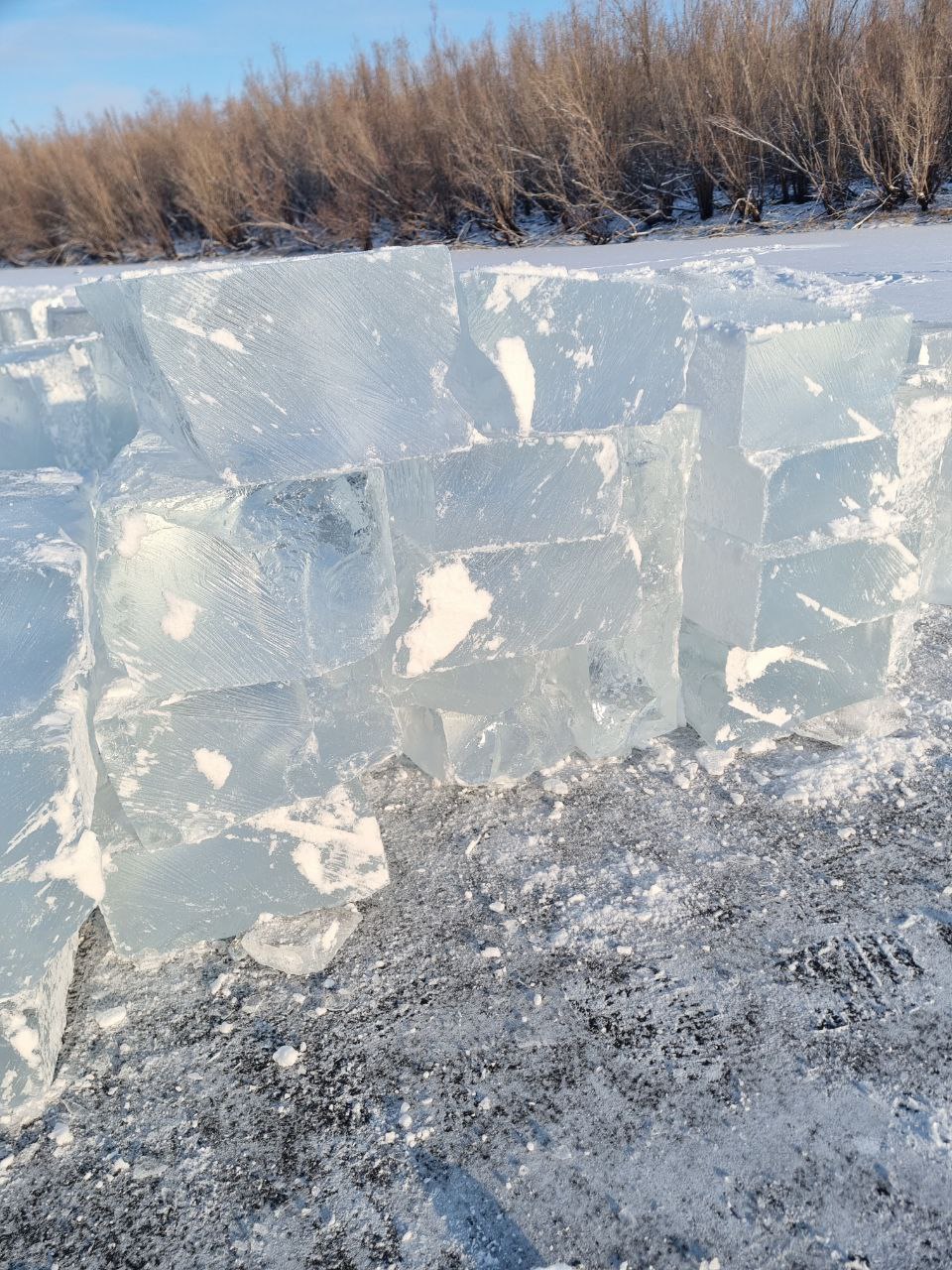 Продажа ледяной проточной питьевой воды - Для дома и дачи в Якутск