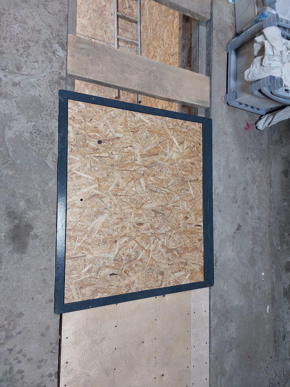 Напольный люк с амортизаторами и ОСБ плитой - Для дома и дачи в Балашиха - фото 4