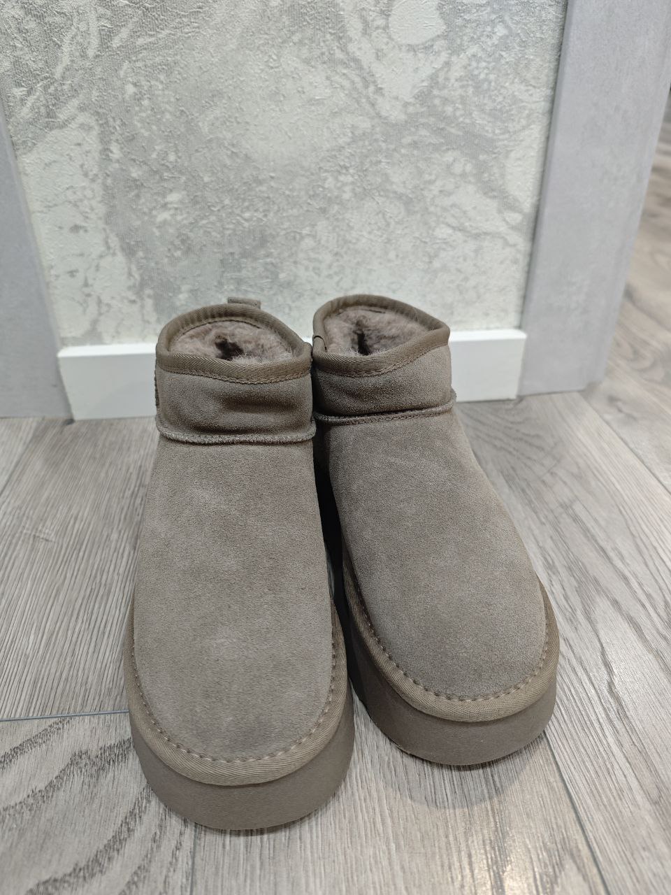 Новые Угги натуральная замша и натуральный мех 36 размер - Одежда в Балашиха