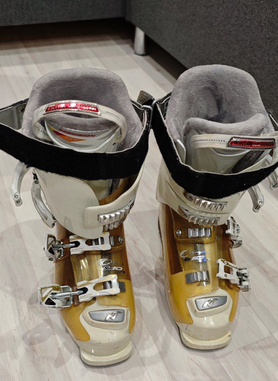 Женские горнолыжные ботинки Nordica Olympia SM10 - Хобби и отдых в Новосибирск