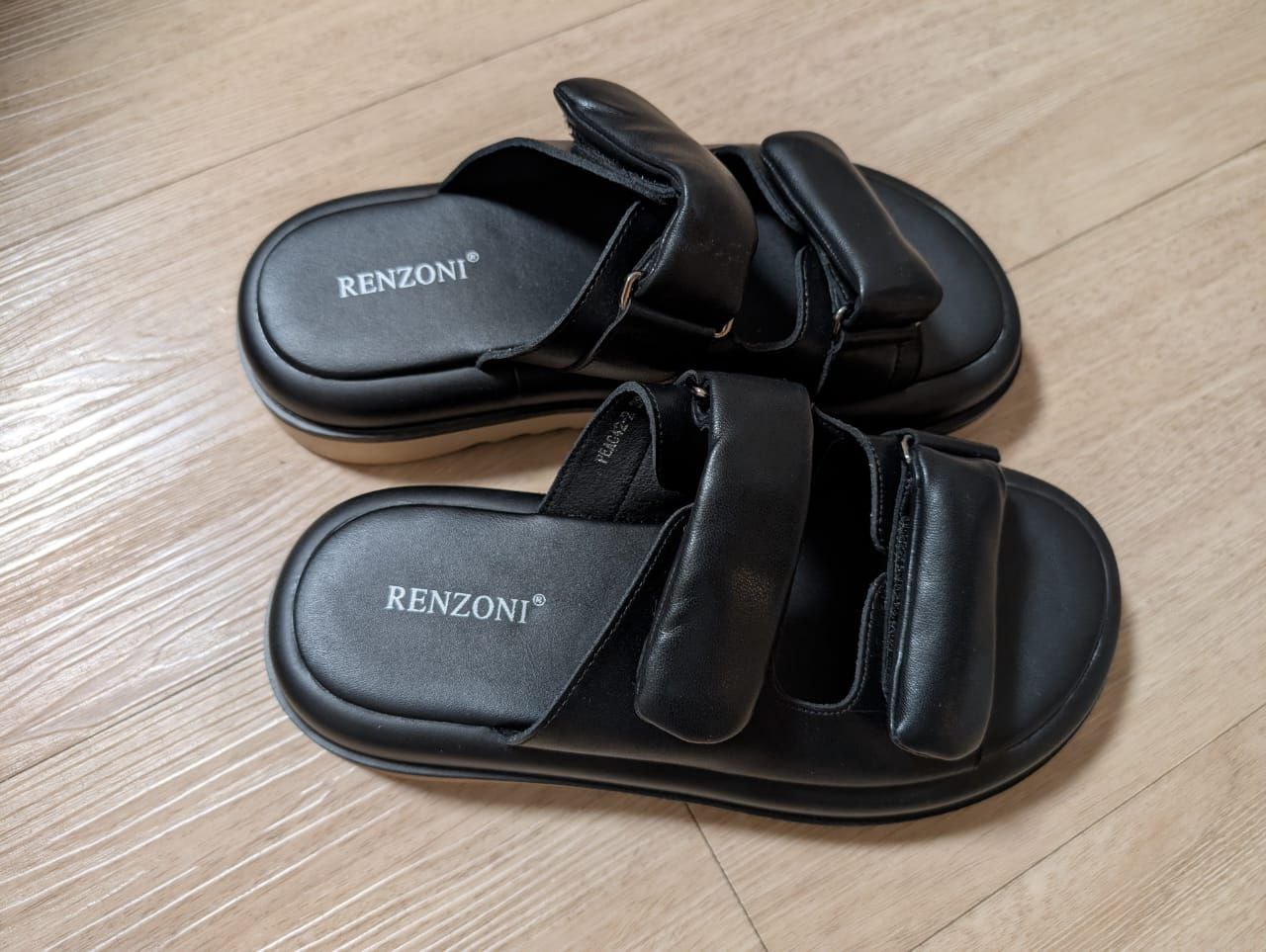 Новые шлепки из натуральной кожи размер 38 - Одежда в Новосибирск