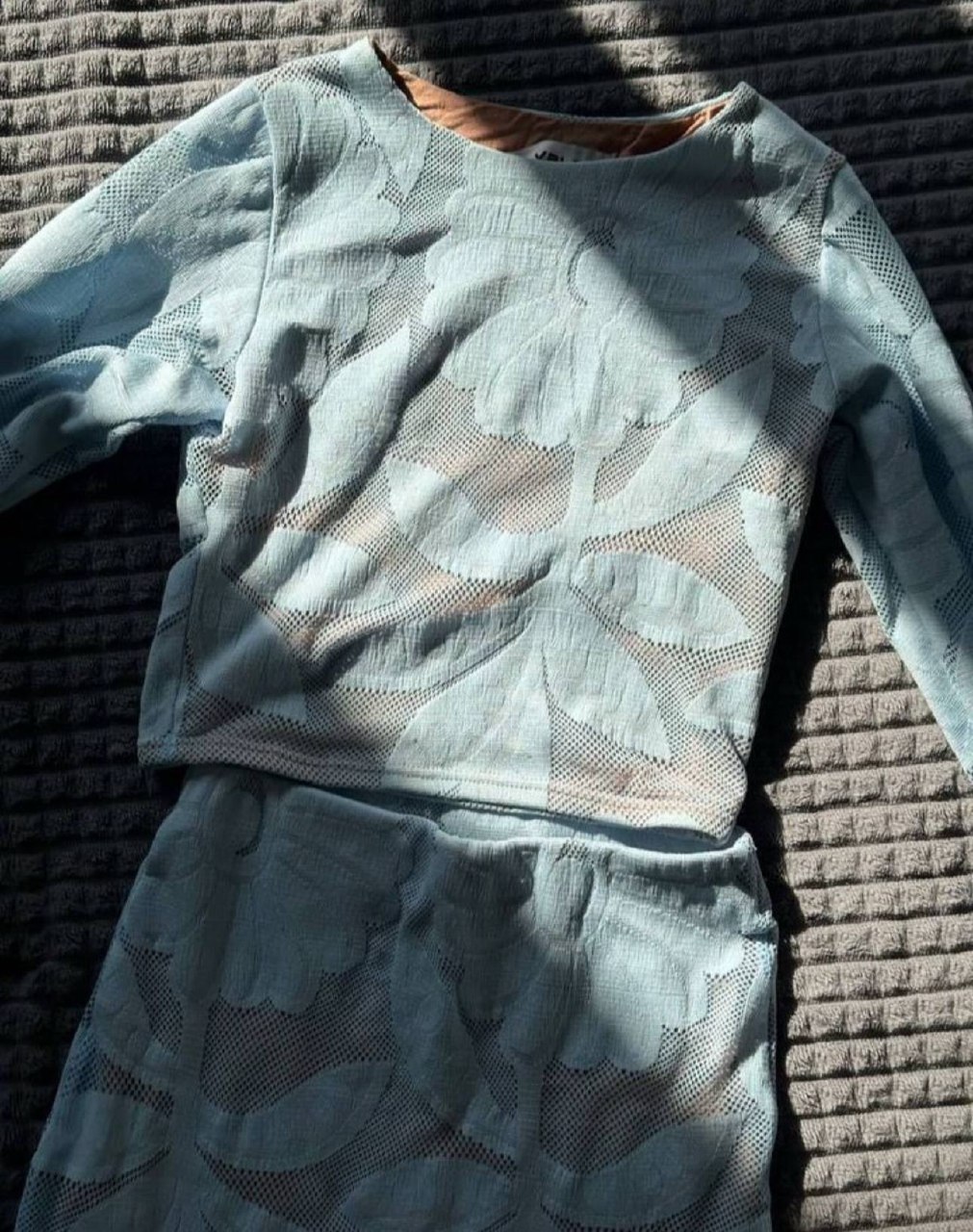 Костюм с юбкой размер S - Одежда в Москва