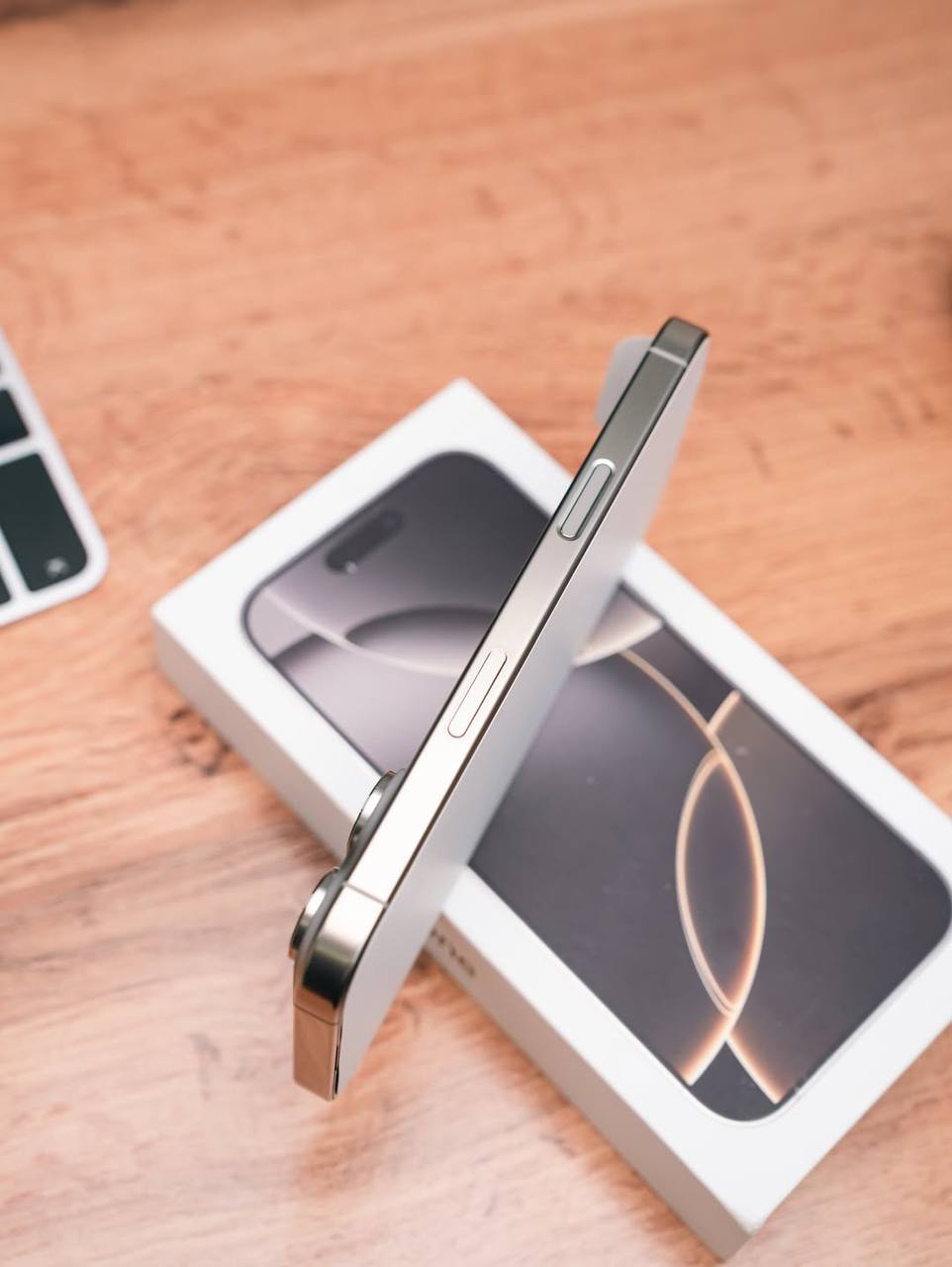 iPhone 16 Pro White Titanium 128Gb - Электроника в Ставропольский край - фото 2