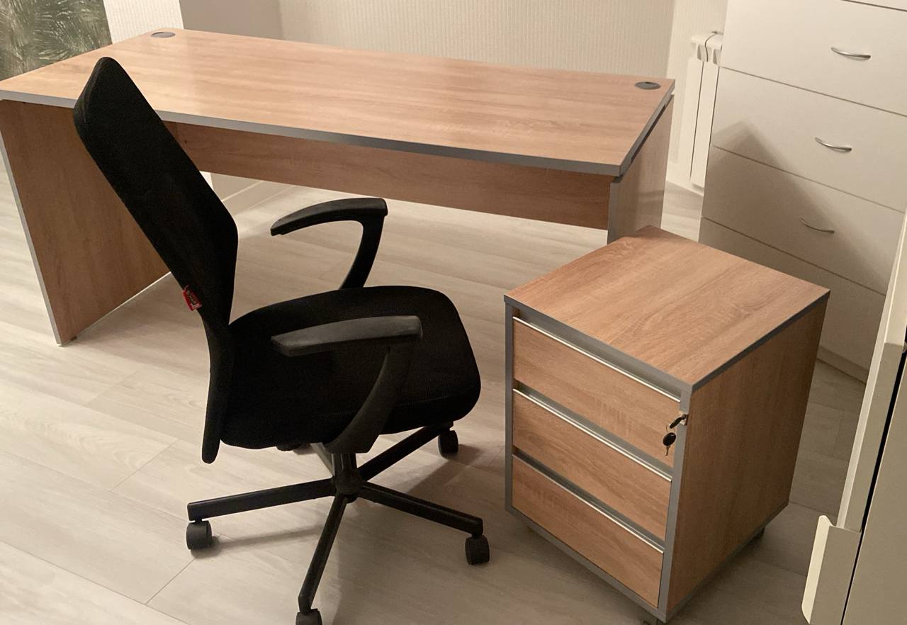 Стол кресло тумбочка - Для дома и дачи в Люберцы