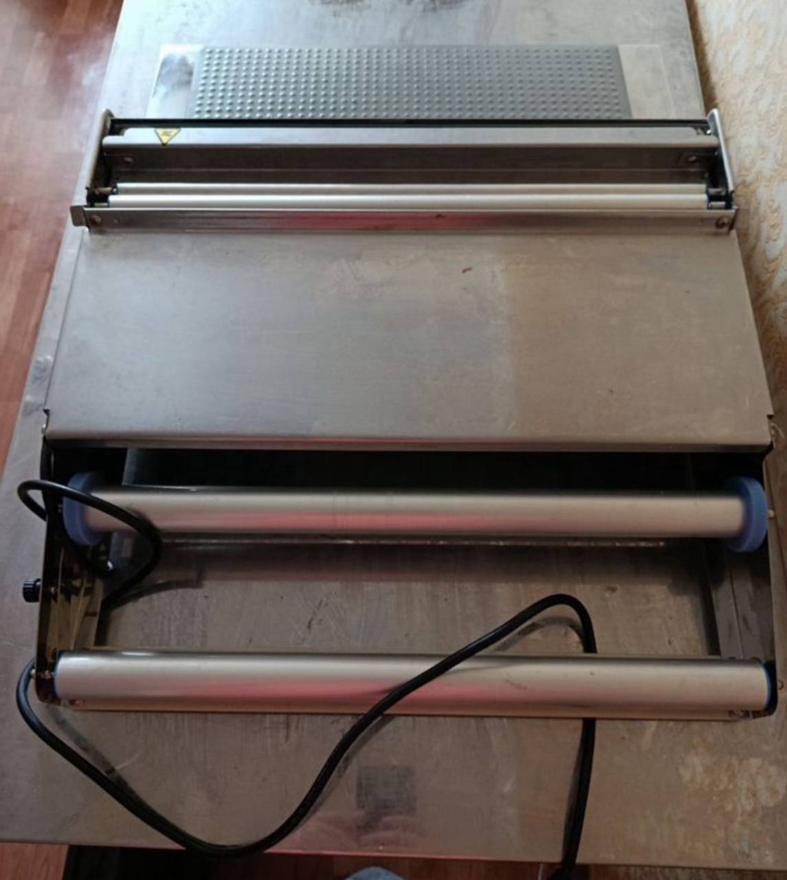 Продам горячий стол, ленточную пилу и автоклав - Одежда в Барнаул