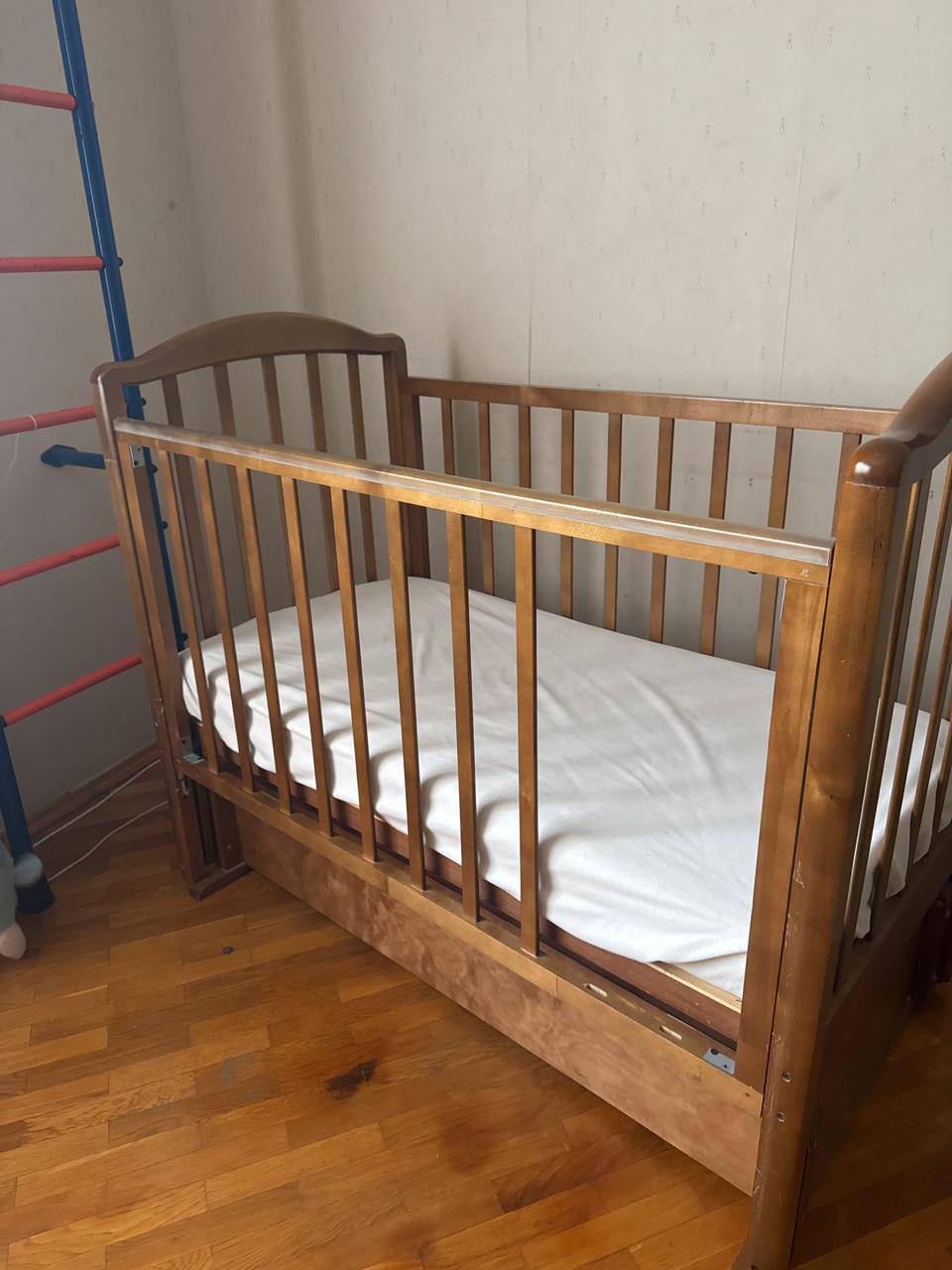 Детская кроватка с механизмом маятник - частное объявление в Ставрополь