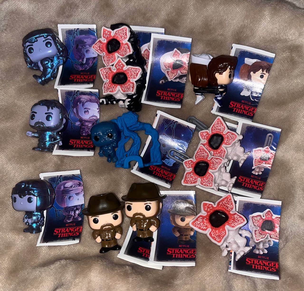 Фигурки Kinder Joy Stranger Things - Хобби и отдых в Санкт-Петербург