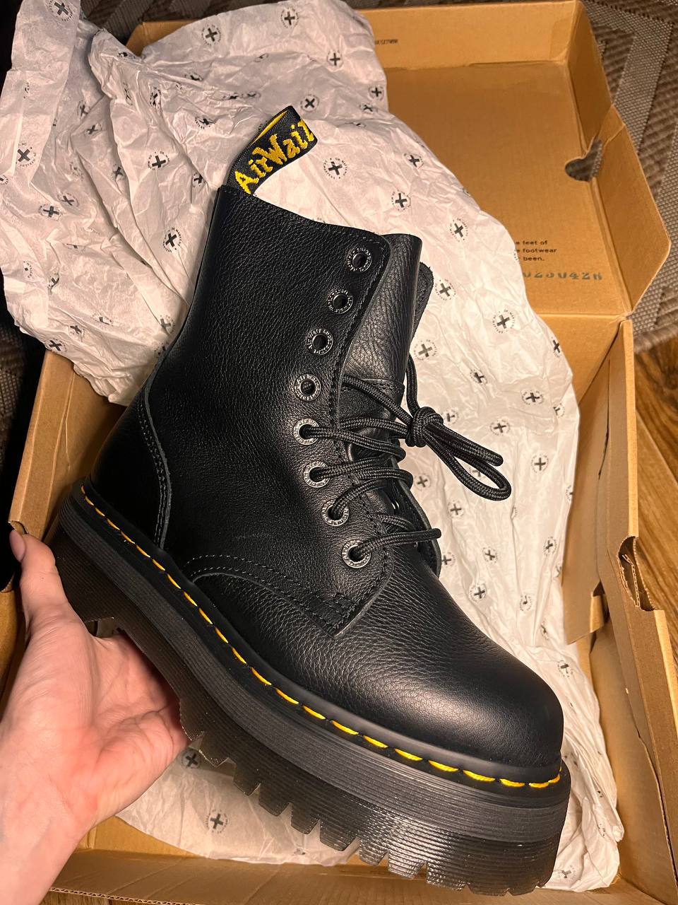 Продам новые ботинки Dr. Martens 39 размера - частное объявление в Санкт-Петербург