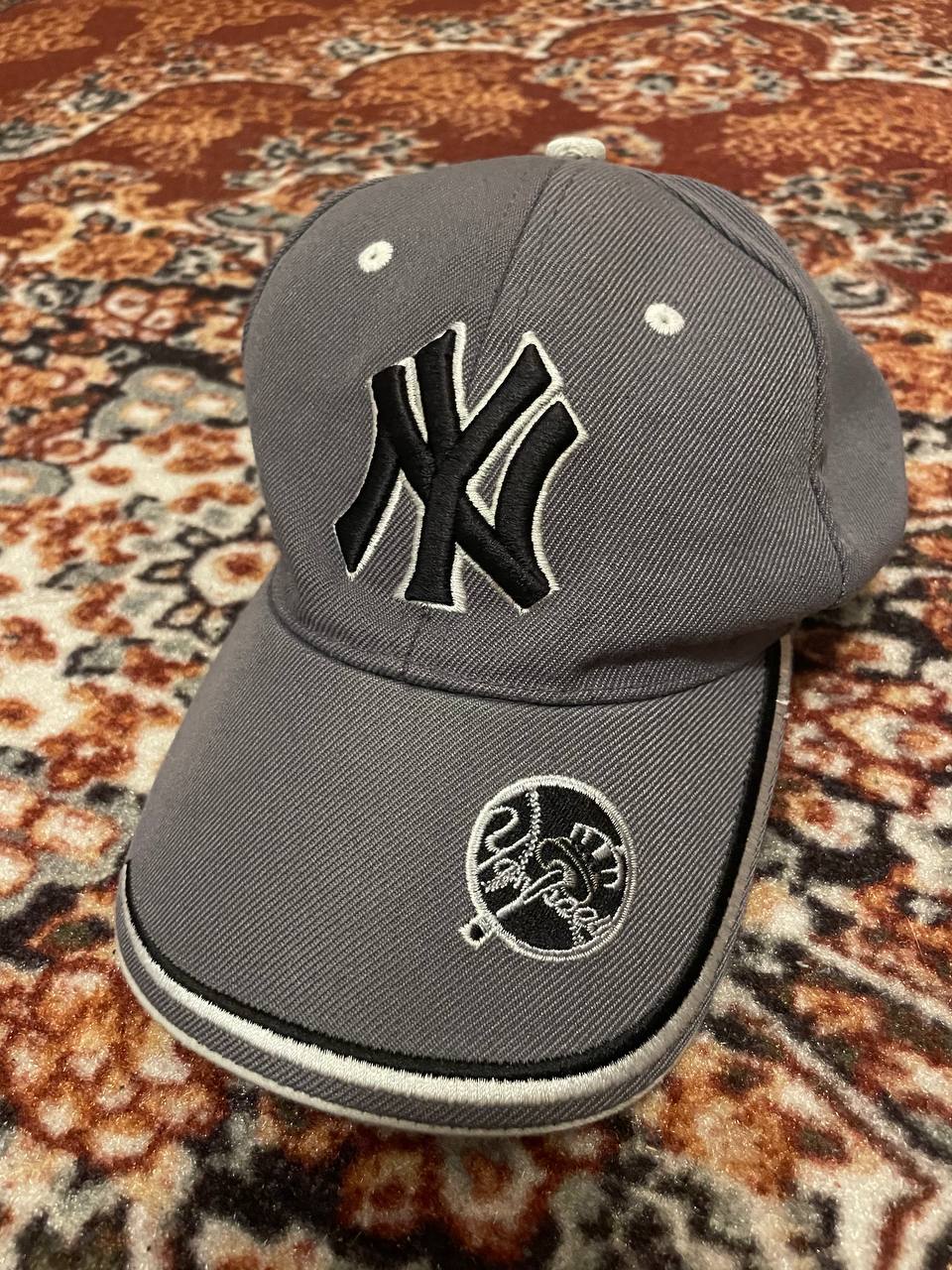 Продаю кепки - Одежда в Санкт-Петербург