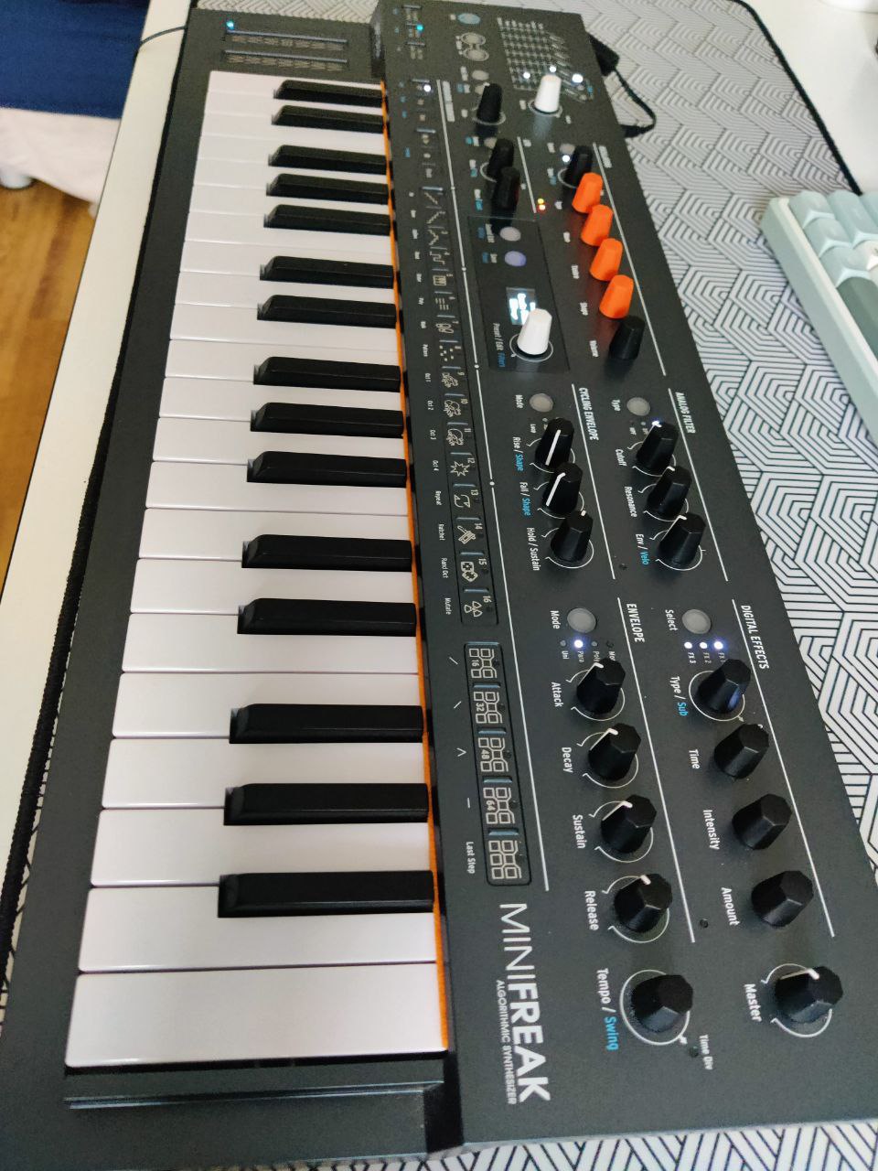 Продам синтезатор Arturia Minifreak - Электроника в Санкт-Петербург - фото 5