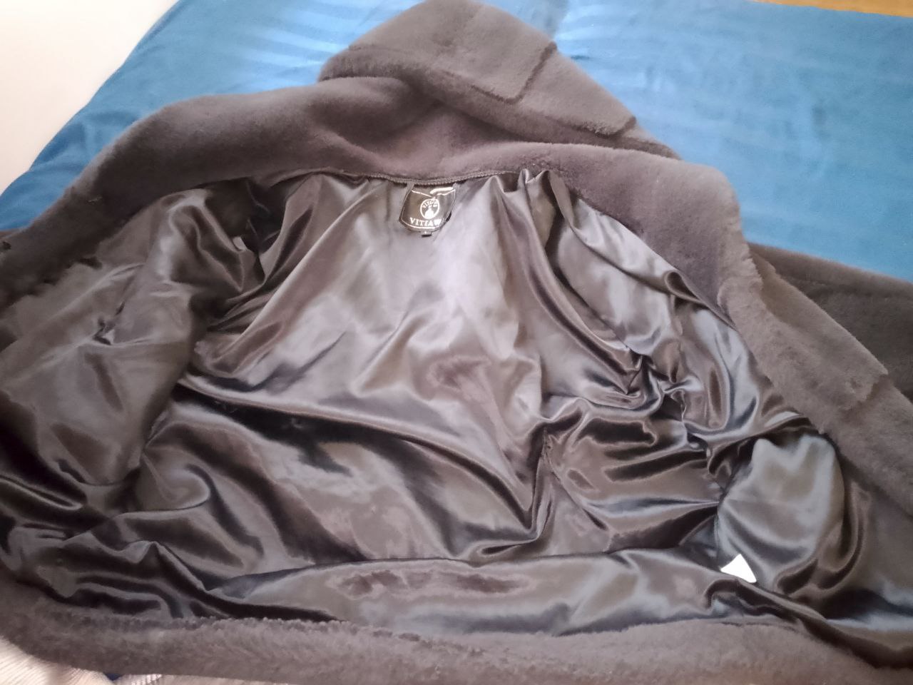 Продам мутоновую шубу - Одежда в Новосибирск