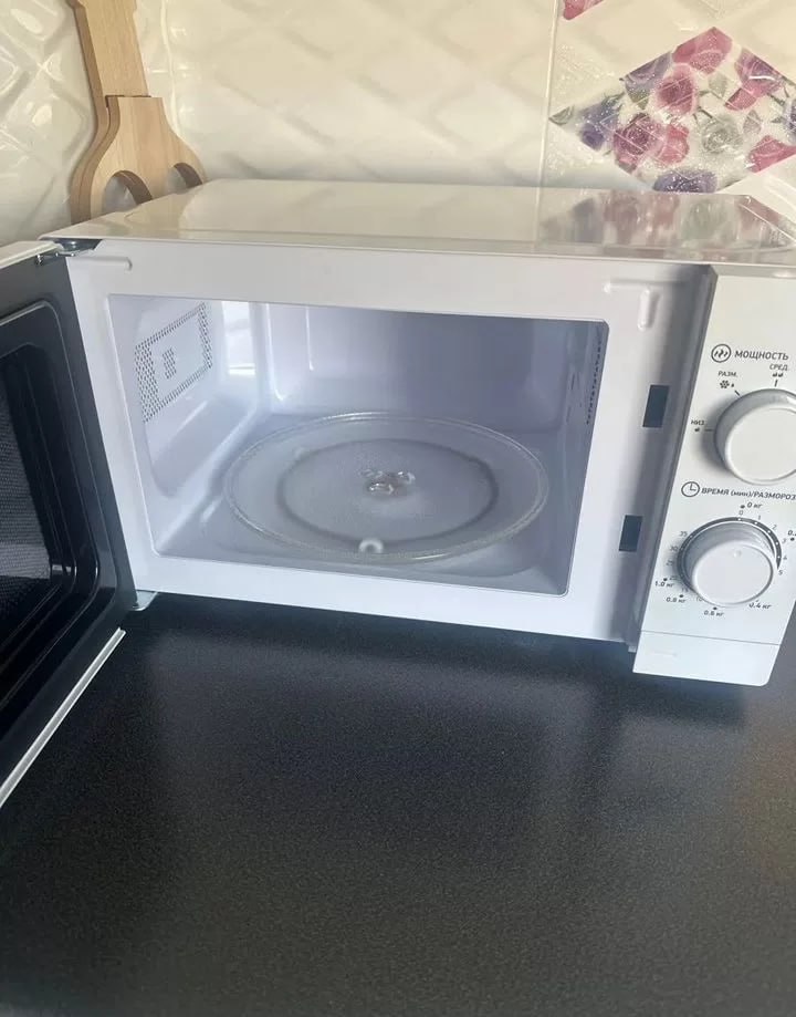 Микроволновая печь даром - Для дома и дачи в Томск