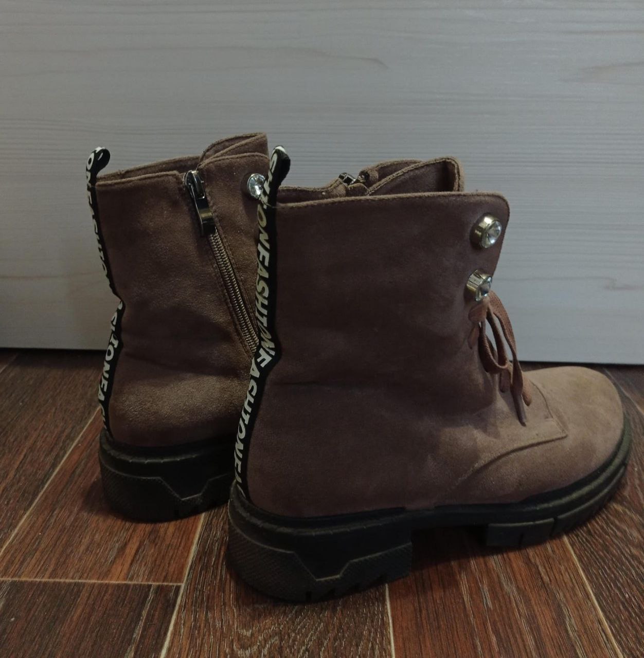 Продам ботинки демисезонные - частное объявление в Томск