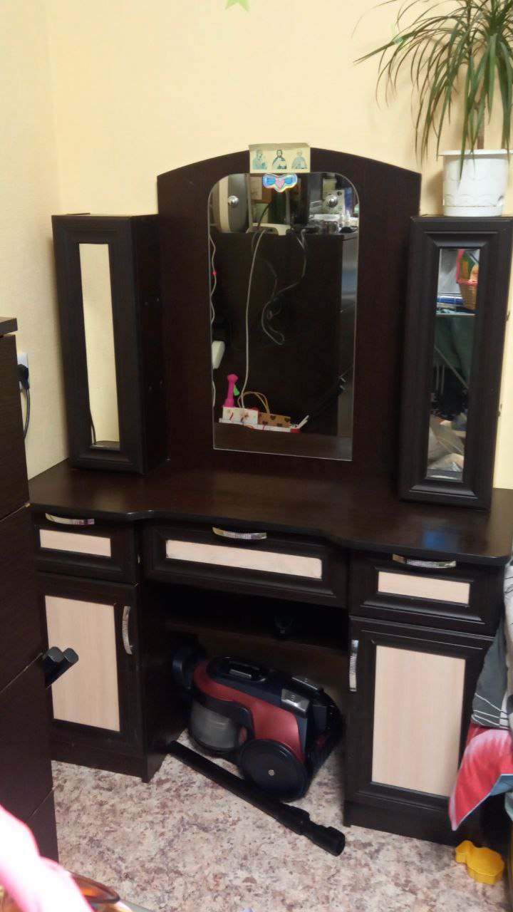 Продам тулaетный столик - Для дома и дачи в Томск