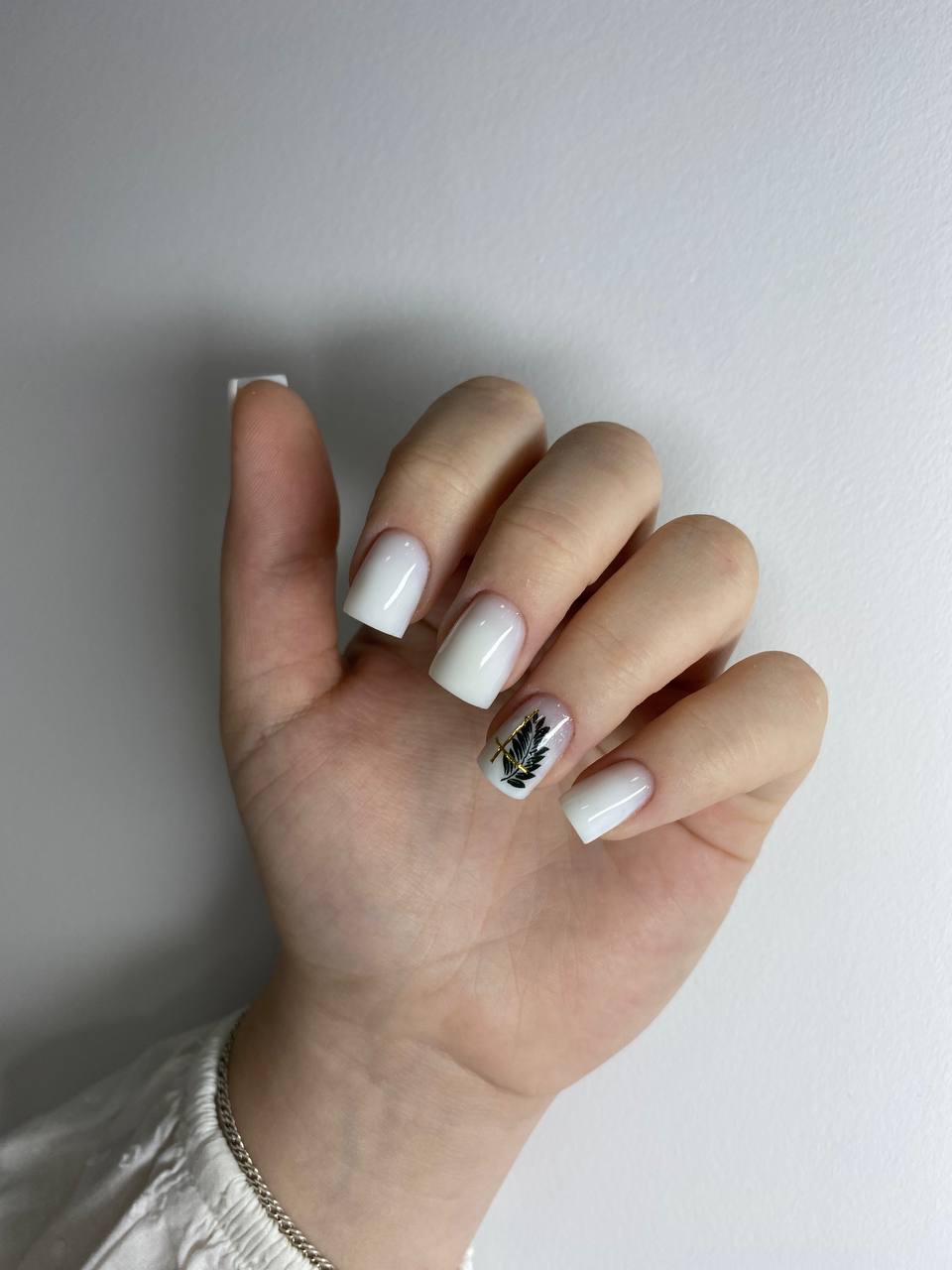 Начинающий мастер маникюра - Услуги в Томск