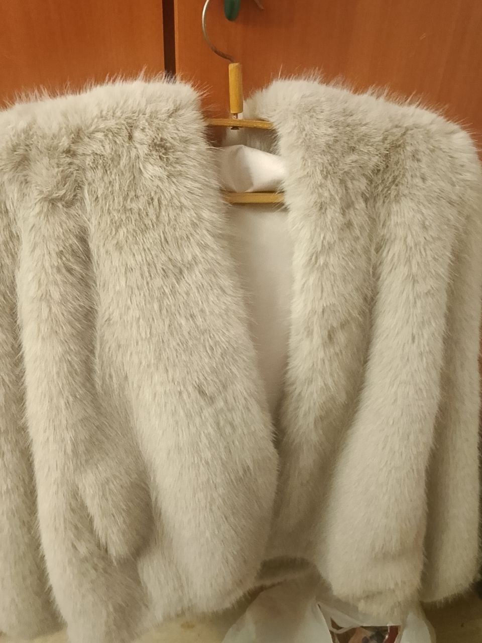 Продам совершенно новая не ношеная - Одежда в Иркутск - фото 2