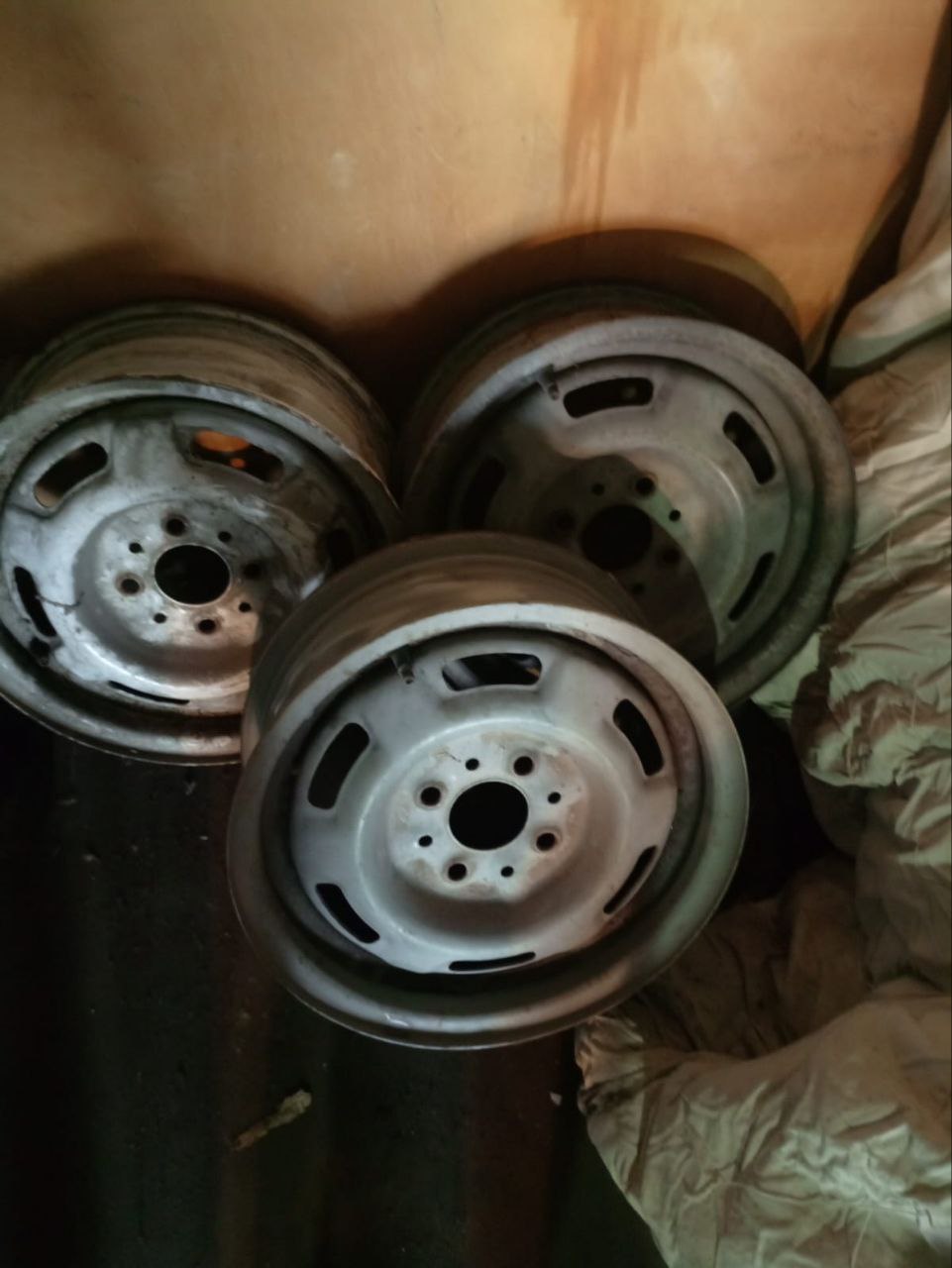 Продажа зимней резины и автозапчастей - Запчасти в Балашиха