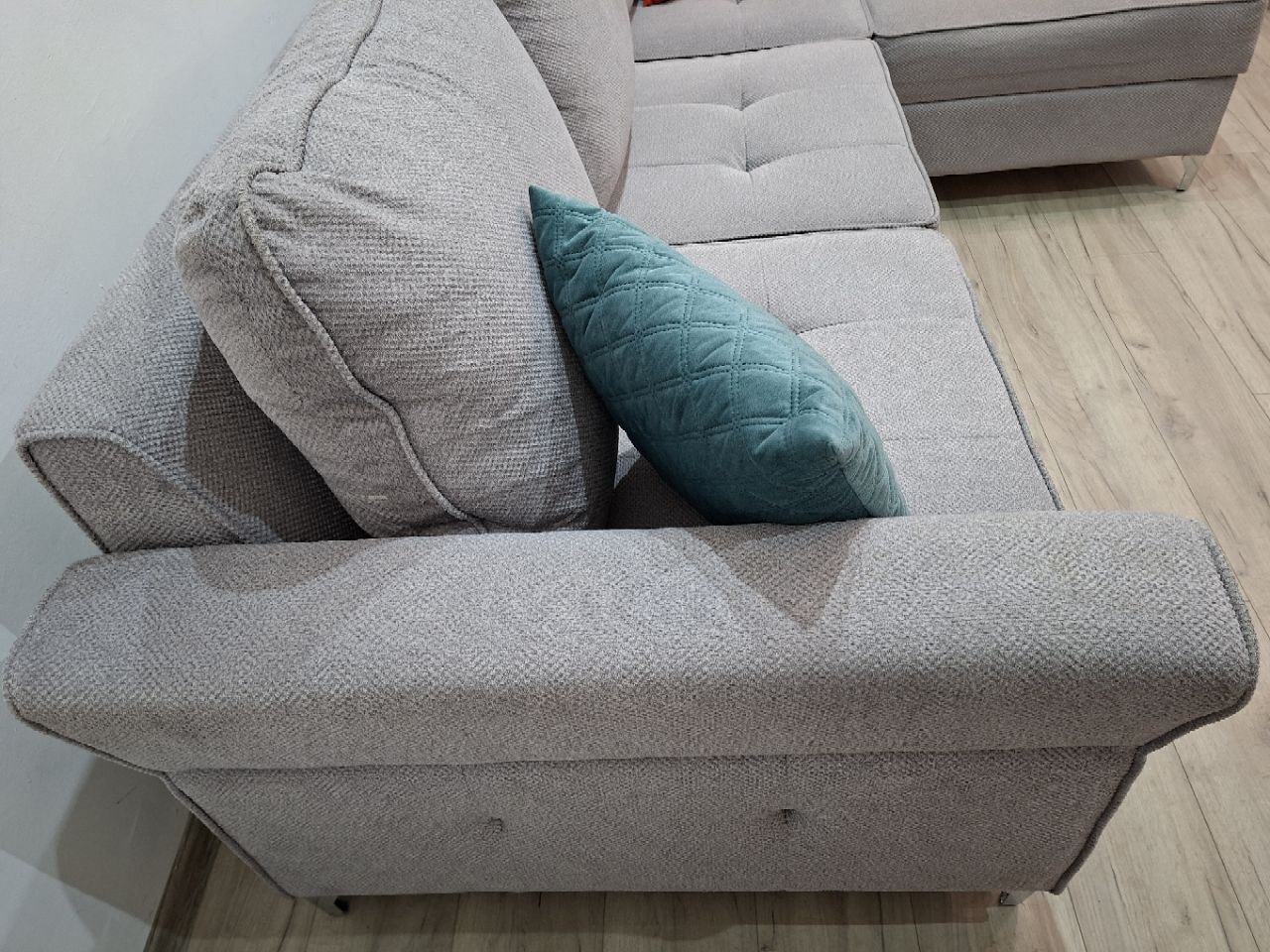 Продаётся угловой диван польского производства - Для дома и дачи в Калининград