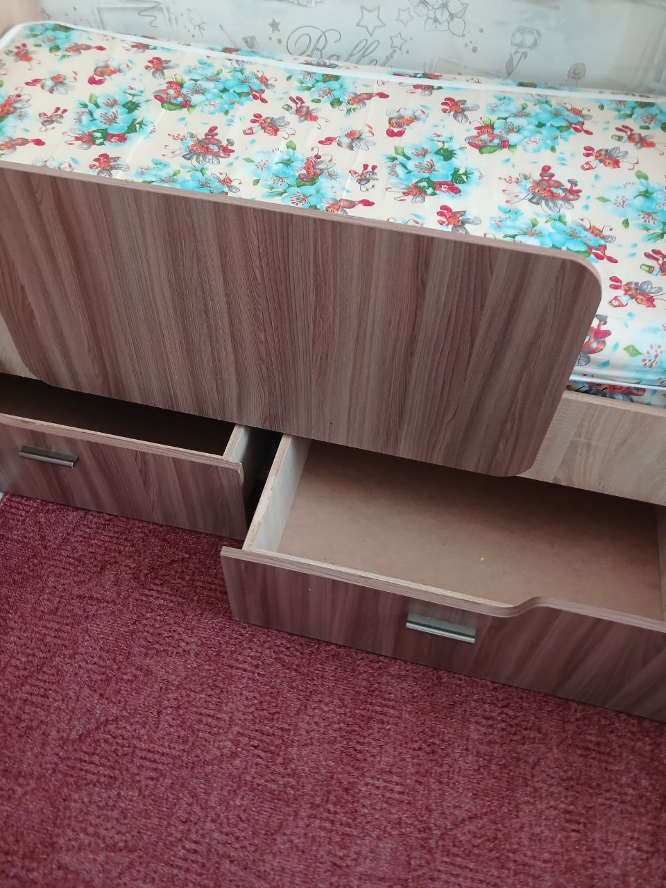 Продам кровать с ящиками и бортиком - частное объявление в Калининград