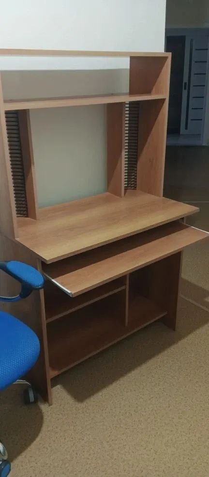 Продам компьютерный стол и кресло - Для дома и дачи в Хабаровск