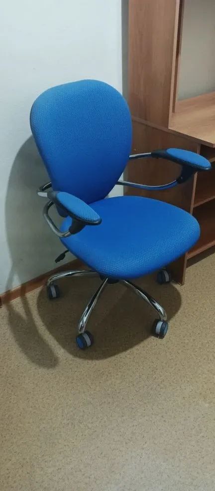 Продам компьютерный стол и кресло - Для дома и дачи в Хабаровск - фото 2