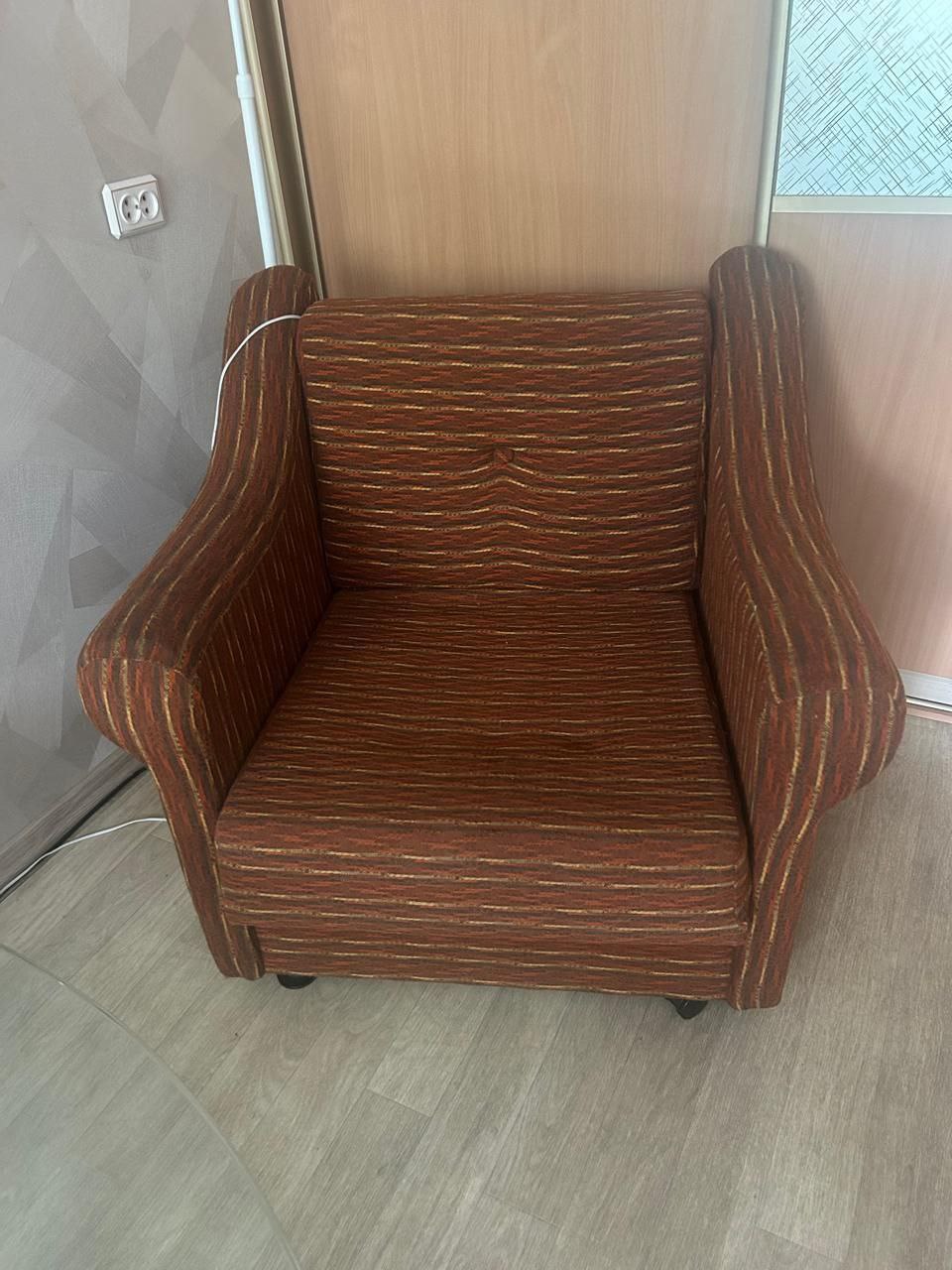 Продаются диван и два кресла - Для дома и дачи в Хабаровск - фото 2