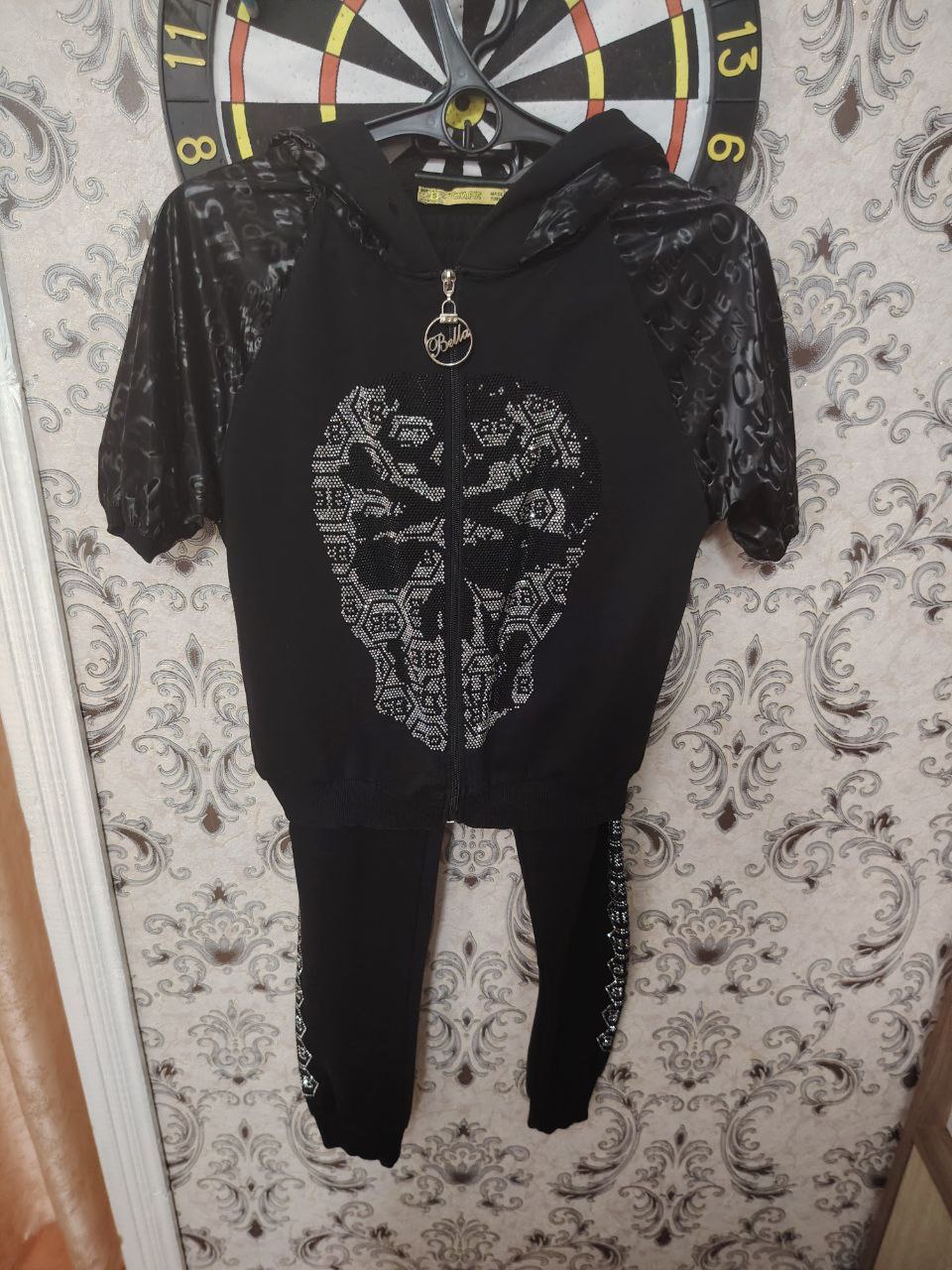 Костюм 42 размер - частное объявление в Армавир - Новокубанск