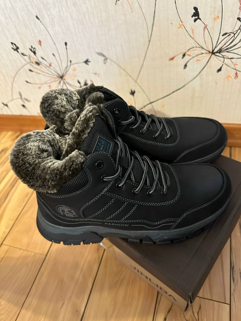 Продам ботинки мужские новые - Одежда в Москва