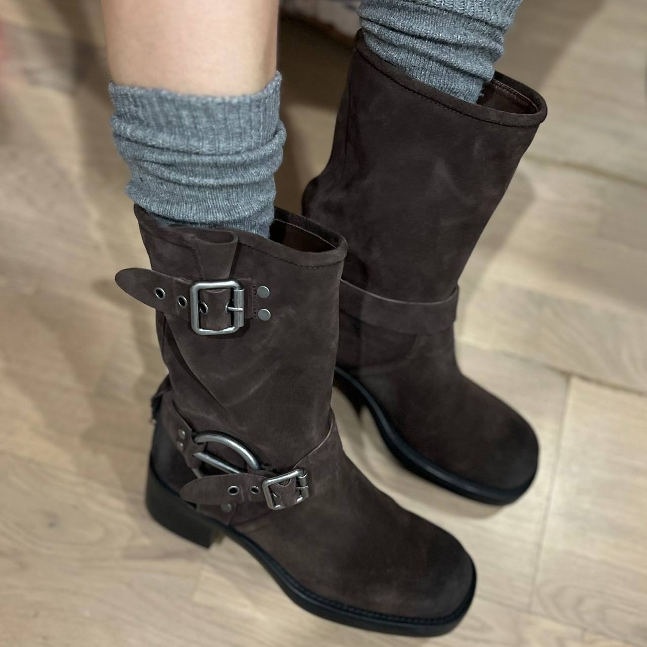 Новые стильные сапоги чоперы lime - Одежда в Москва