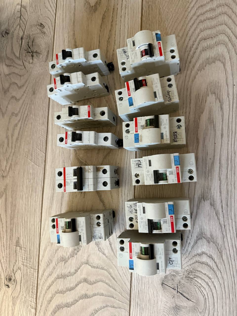 Продажа автоматов ABB - Электроника в Москва