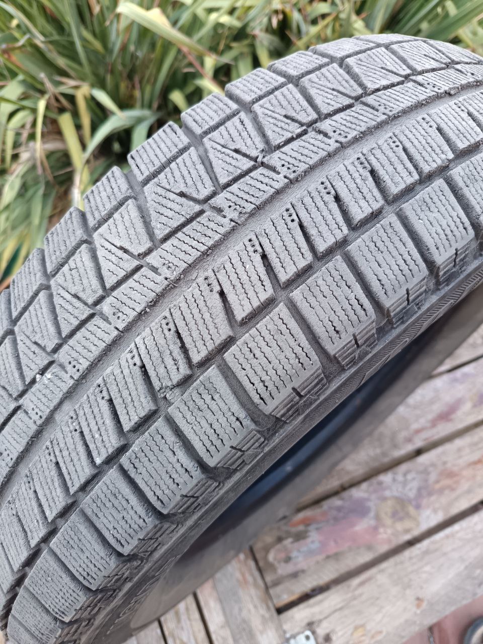 Зимняя резина Bridgestone 185/70/14 - Авто в Шахты