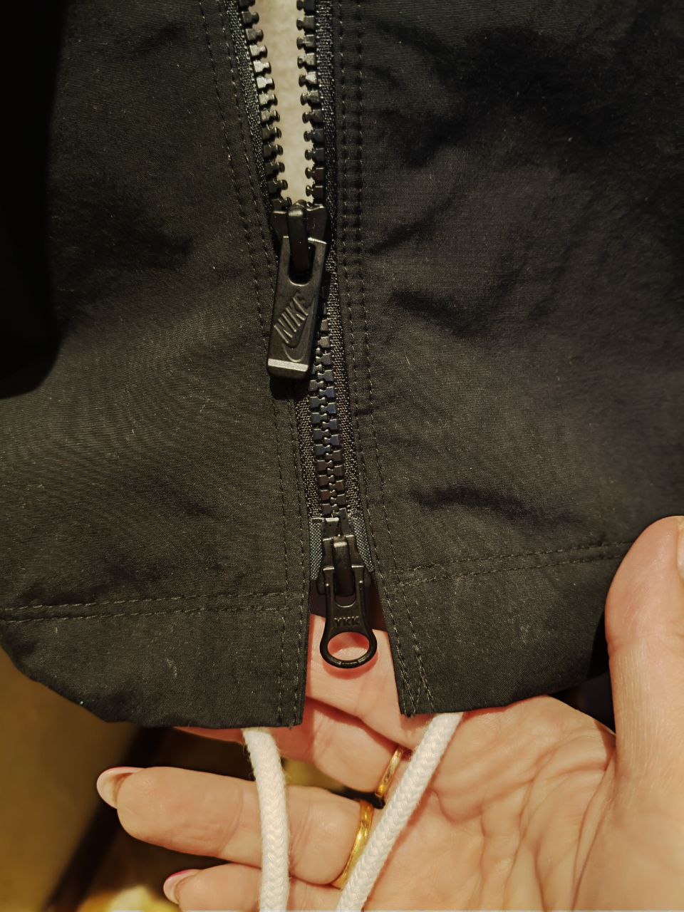 Продам брендовую ветровку XL - частное объявление в Томск