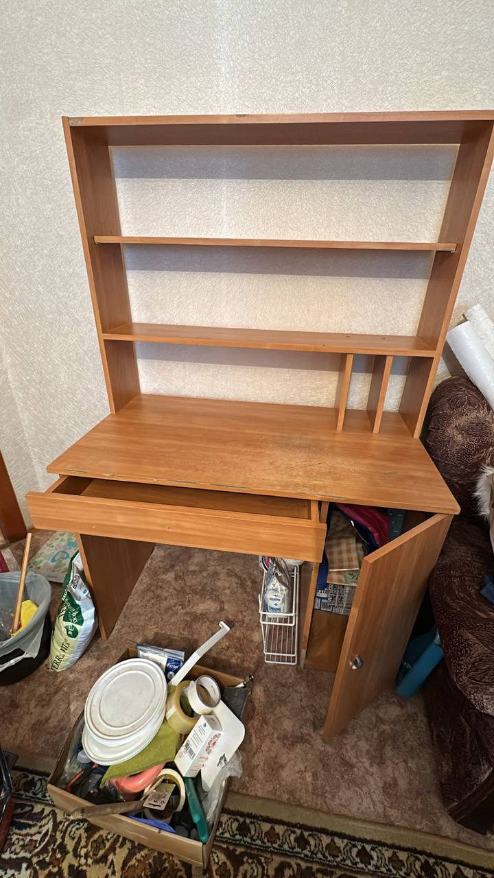 Письменный стол с двумя ящиками - Для дома и дачи в Томск