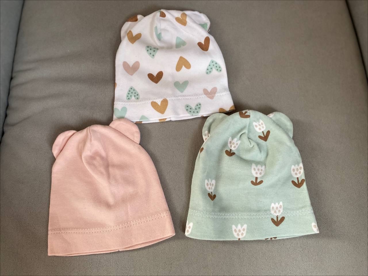 Продам шапочки 0-3 мес - Товары для детей в Томск