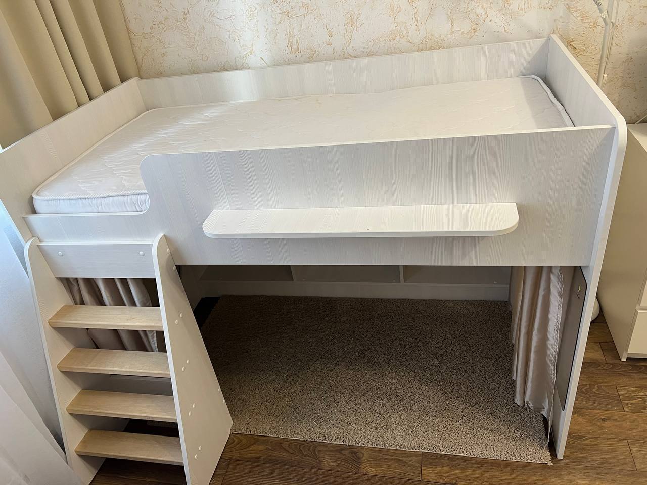 Кровать-чердак с игровой зоной - частное объявление в Королёв