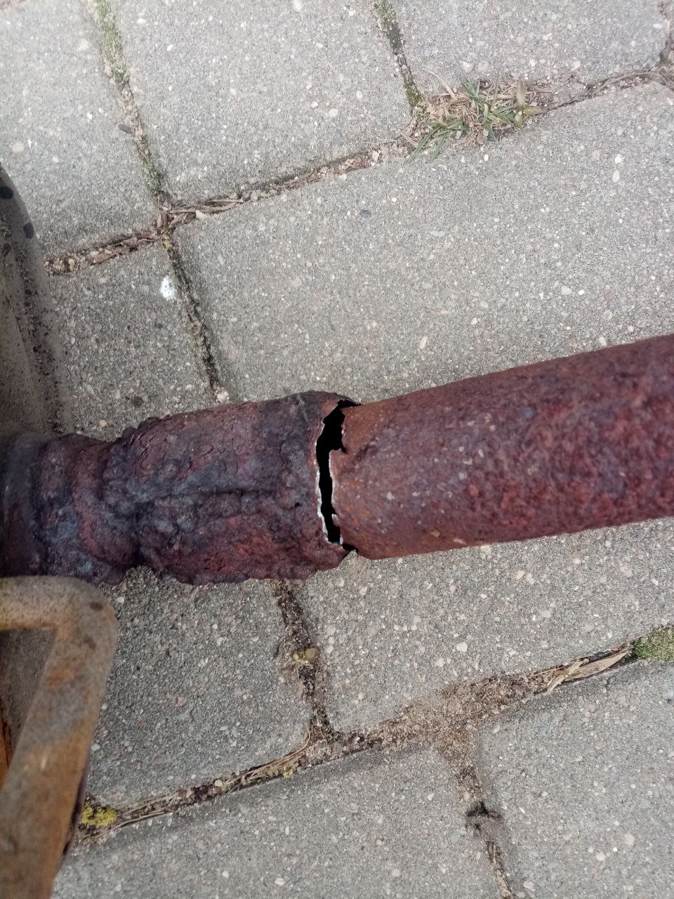 Продам глушитель пасат б3 и ручку двери ГАЗ-2410,3110 Волга - Запчасти в Дзержинск-Фаниполь - фото 2